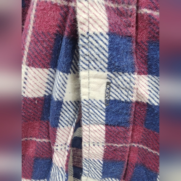VTG Coleman Outdoors  Men's Button Down Flannel Shirt Size Large Plaid Burgundy - Picture 4 of 10